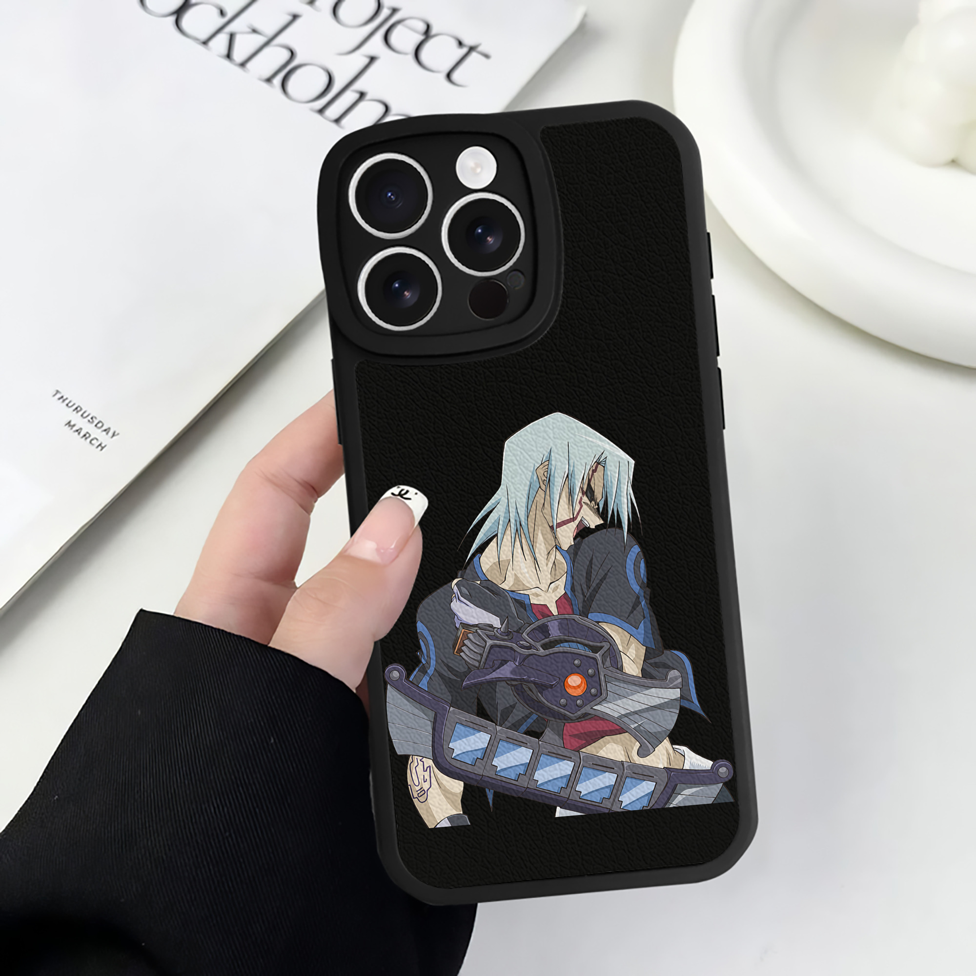 （画像用） 遊☆戯☆王 Yu-Gi-Oh! 【iPhone 16シリーズ対応】シリコンスマホケース（レザー調） 材質：シリコン